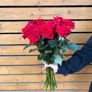 Роза красная Love